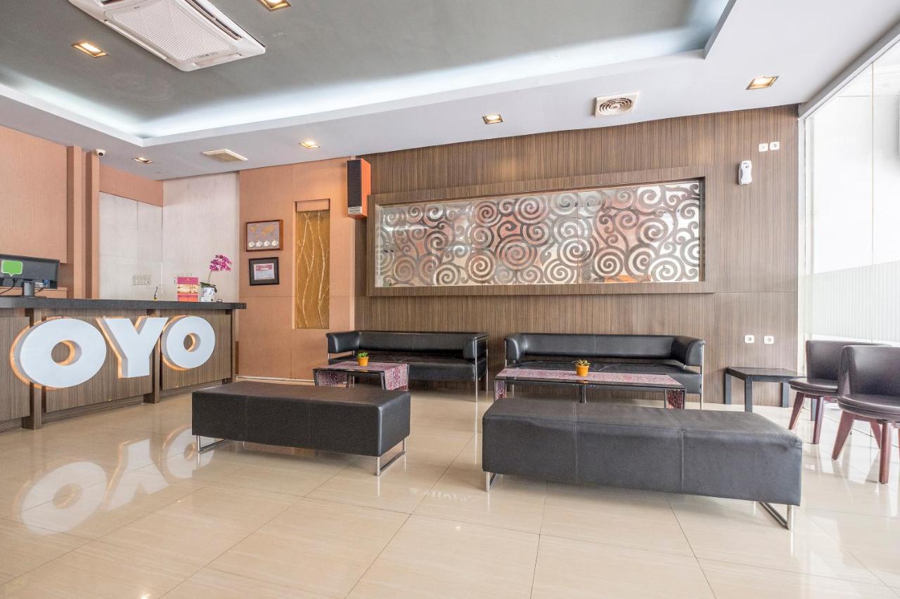 New Legend Hotel Makassar Esterno foto